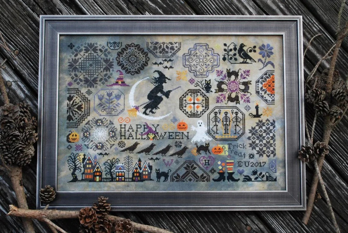 "Halloween Quaker" - by Lila's Studio