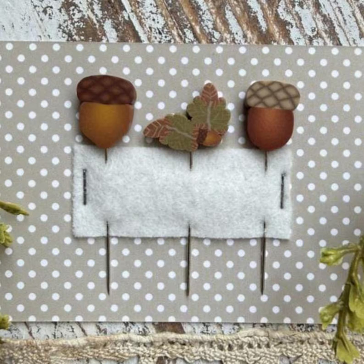 Acorns Pin Set- Puntini Puntini
